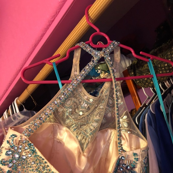 Prom Dress. Beautiful. - Picture 4 of 5